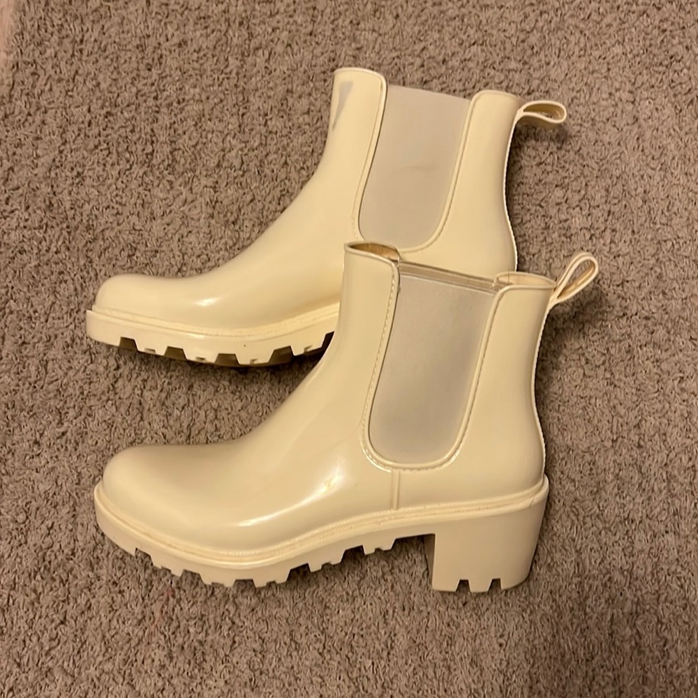 White Rainboots with Heel